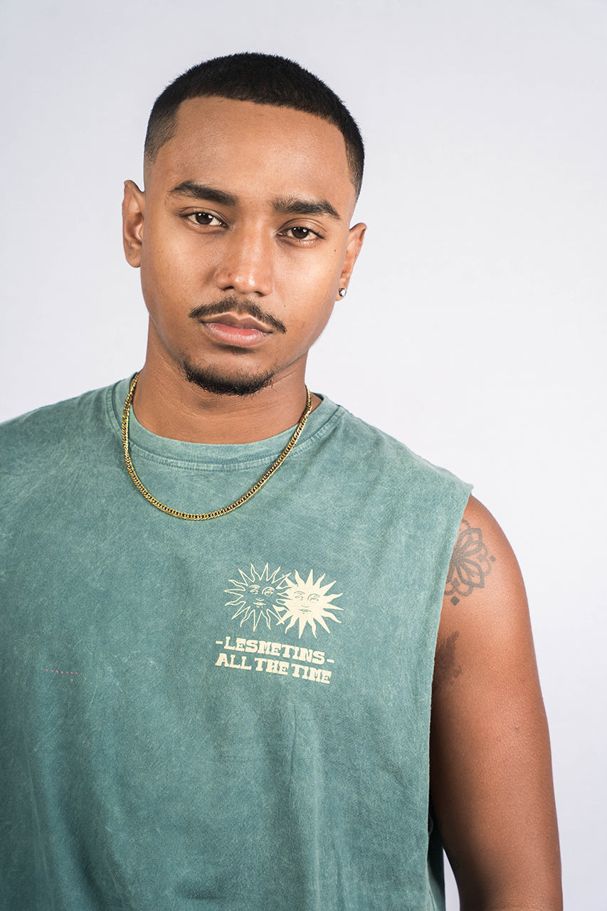 SUNS Green Bottle Wash Regular-Fit Muscle Tee