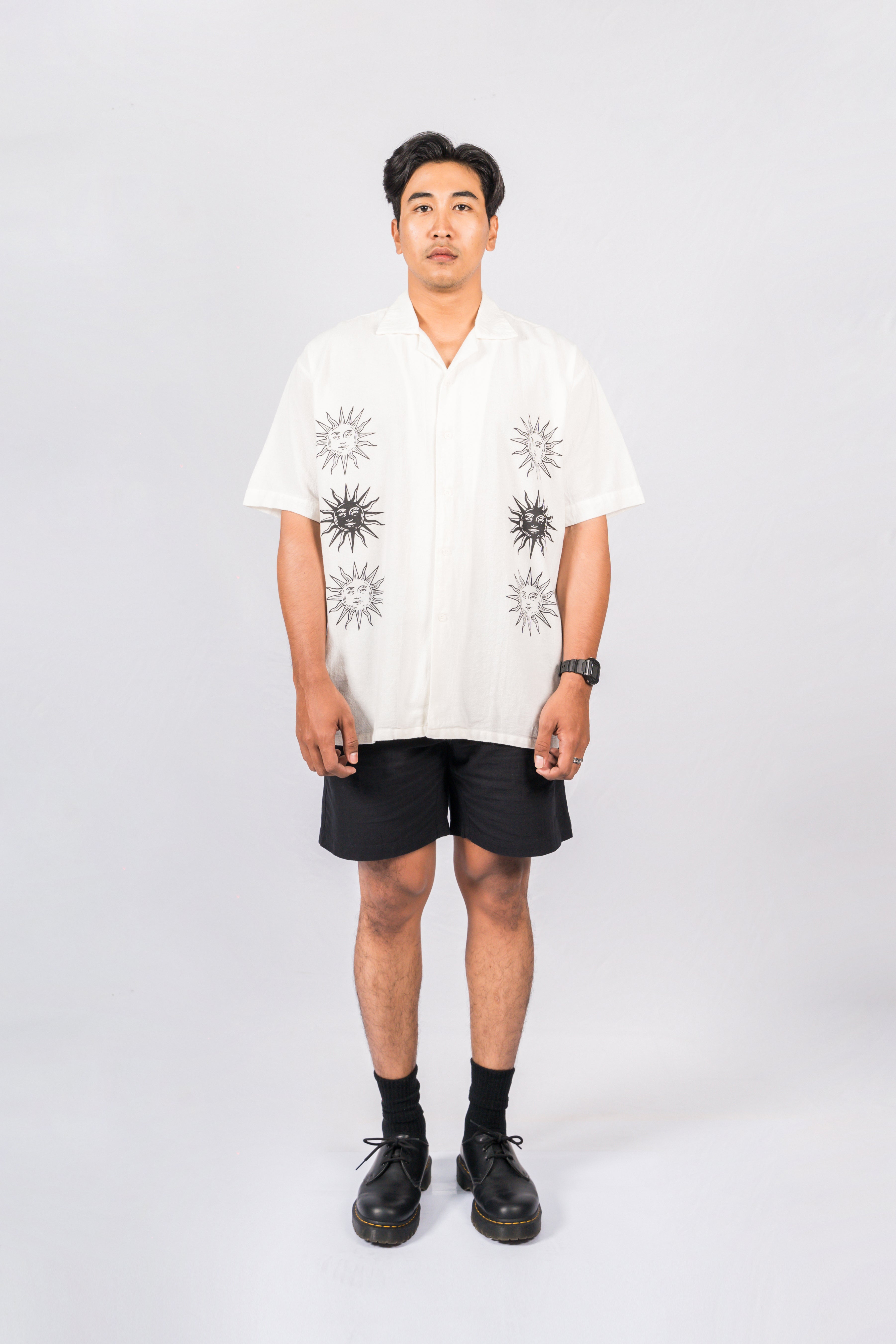 SUNS Off White Relaxed-Fit Printed Shirt